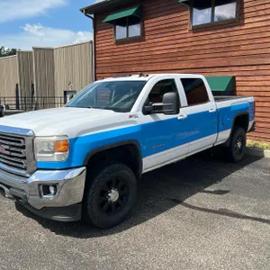 2015 GMC Sierra 2500 Z71 Pickup Truck