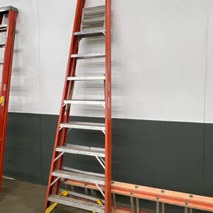 9 ft Fiberglass Step Ladder w/ Metal Platform