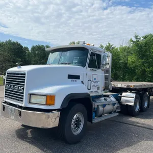 1997 Mack CH613 Day Cab Semi Truck Tractor