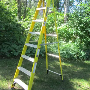 Louisville Ladder 8' Fiberglass Step Ladder