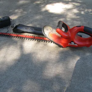 Black & Decker Hedge Hog 18v Cordless 22" Hedge Trimmer