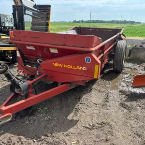 New Holland 155 Manure Spreader