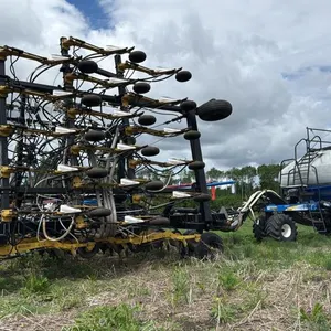 42’ Seed Master 4210 air drill with New Holland SC430 tow behind air cart s/n Drill 9442, s/n Cart PNL016461
