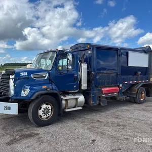 2017 Freightliner 108SD 4x2 Side Loader Waste Collection Truck