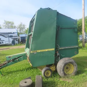 John Deere 530 Round Baler, Only 400 Bales, w/ 2 Like-New Belts, 540 PTO, 3PH