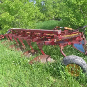 Melroe 6 Bottom Plow