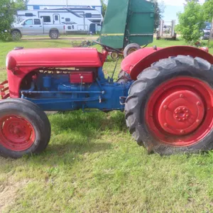 Ford 9N, 3PH, 2x3 Speed, 540 PTO, Gas, Standard Trans, Tire 11.2-28, Running