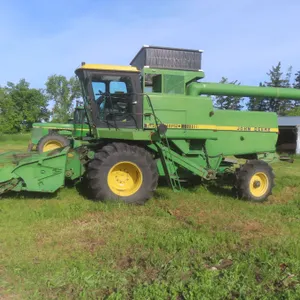 John Deere Turbo 8820 Combine, Rear Assist, ~5603 Hrs, Shaft Spreader, Hopper Extension, Running