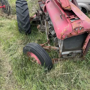 Massey-Ferguson Tractor Gas Deluxe