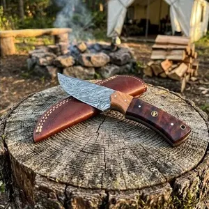 Custom Damascus Steel Knife with Leather Sheï»¿ath