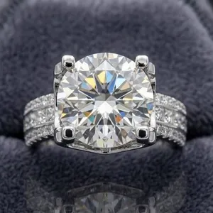 $3275.00 - 5.00 CT GRA CERTIFIED ROUND BRILLIANT CUT MOISSANITE RING