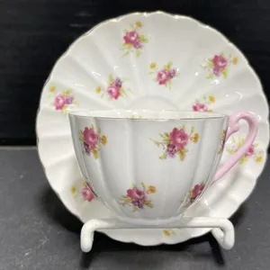 Shelley Bone China Teacup & Saucer - Small Roses