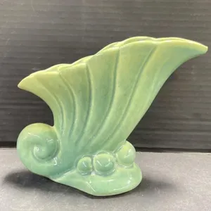 Beauceware 320 Cornucopia Vase