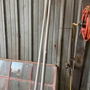 2 ALUMINUM PIPES, 80"X2"