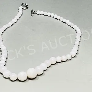 Jade bead graduated necklace