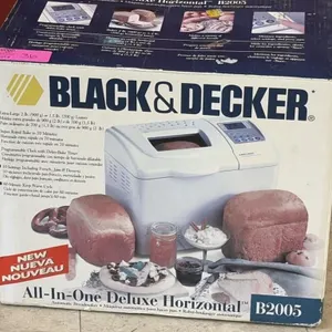 Black and Decker Bread Maker - In Box - looks new