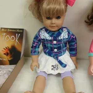 AMERICAN GIRL DOLL