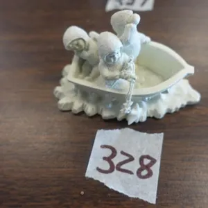 MINIATURE PEWTER SNOW BABY