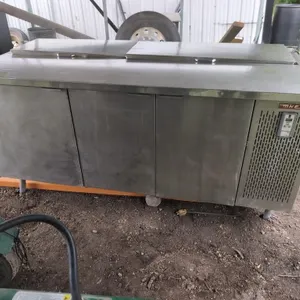 Stainless steel prep table Powers on and we feel