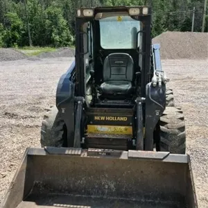 New Holland L220 skidd steer 2017