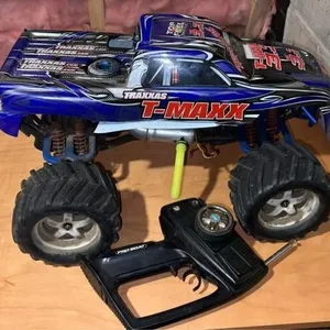 Traxxas T-Max 3.3 Nitro Powered - as is