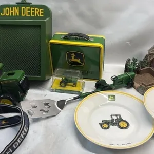 John Deere Tractor dealer lot Playes clock flashli