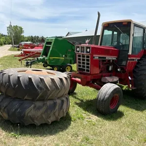 International 1586 Tractor