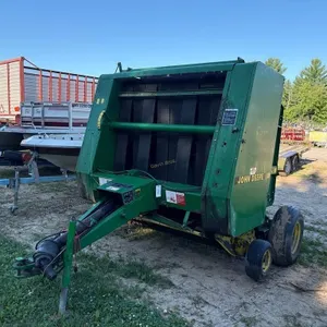 John Deere 375 Round Baler