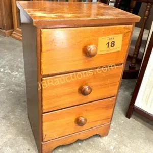3 DRAWER NIGHTSTAND  / SEWING CHEST