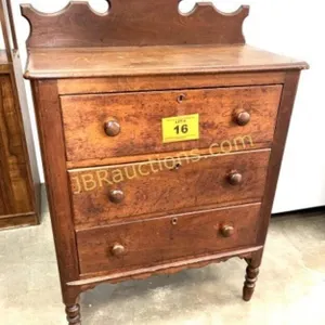 ANTIQUE CHEST OF DRAWERS - DAMAGE ON BACK LEGS