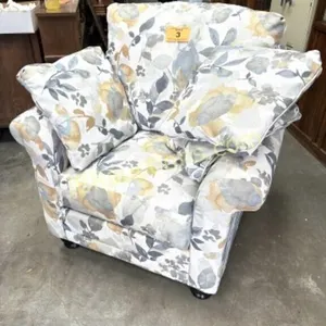 WHITE & FLORAL SOFA CHAIR 2024 JACKSON FURNITURE