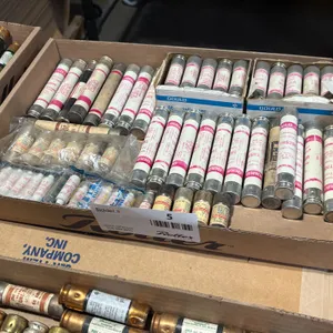 Tray of Assorted Gould and Miscellaneous Fuses