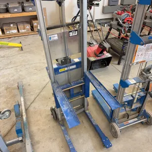 400 Lb. Manual Operated Utility Lift