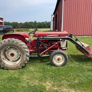 1958 International 340 Utility W/ Loader, 3pt, 540 PTO - Runs and Operates - Weak Battery