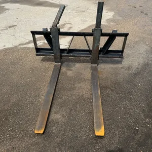 CIH 48” Pallet forks for front loader *Local Retirement Item