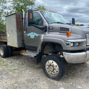 (FOR PARTS ONLY) 2007 GMC C5500 4x4 Truck
