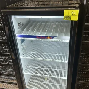 True GDM-10-HC-TSL01 single-door glass front beverage cooler. Features self-contained refrigeration, LED interior lighting, three wire shelves, and on