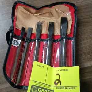 Proto 5-piece cold chisel set. Features five various sized flat/cold chisels. Made in USA. Includes a red and black folding storage pouch with transpa
