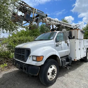 2000 FORD F-750 SUPERDUTY 2DR GIRAFFE, WHITE, VIN 3FDXF75H2YMA36443,