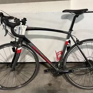 RALEIGH MERIT 1 16-SPEEDS ENTRY-LEVEL ENDURANCE ROAD BIKE - NO PEDALS AND PROBLEM WITH WHEELS