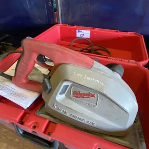 MILWAUKEE 8" METAL CUTTING SAW IN HARD TRANSPORT CASE