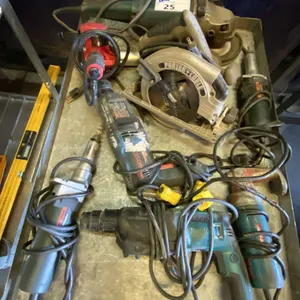 GROUP OF ASSORTED POWER TOOLS- PORTER CABLE, BOSCH, WALTER, MAKITA