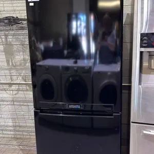 SAMSUNG 32" WIDE BLACK SWING DOOR FRIDGE WITH BOTTOM FREEZER DOOR