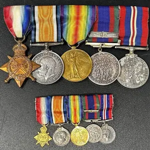 RACK OF CANADIAN WW1 AND WW2 SERVICE MEDALS