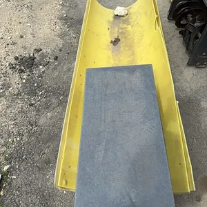 Plastic chute and plastic container no holes