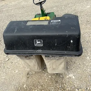 John deere riding mower with bagger worked when tested, 36” deck