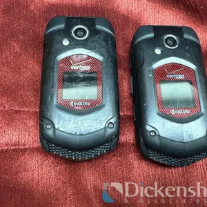 VERIZON KYOCERA FLIP  PHONES, QTY (2)