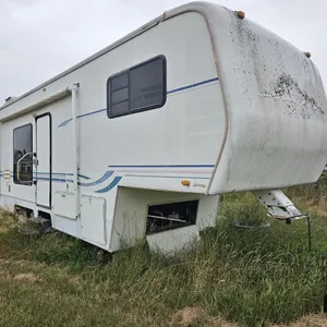 Alfa Ideal 30' T/A Travel Trailer Trailer
 UNRESERVED