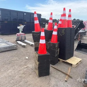 Quantity of (250) 2026 STARVOX TC-250P 28 in PVC Safety Traffic Cones (Unused)