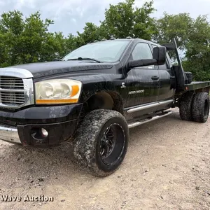 2006 Dodge Ram 3500 Ext. Cab flatbed pickup truck